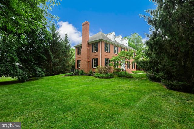 6 CREEKWOOD DR, Lancaster, PA 17602