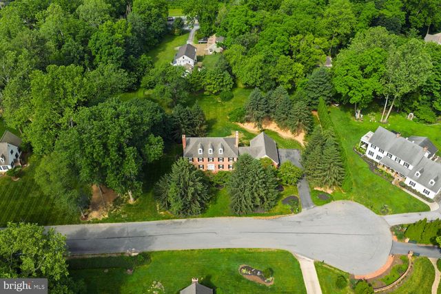 6 CREEKWOOD DR, Lancaster, PA 17602