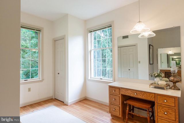 6 CREEKWOOD DR, Lancaster, PA 17602