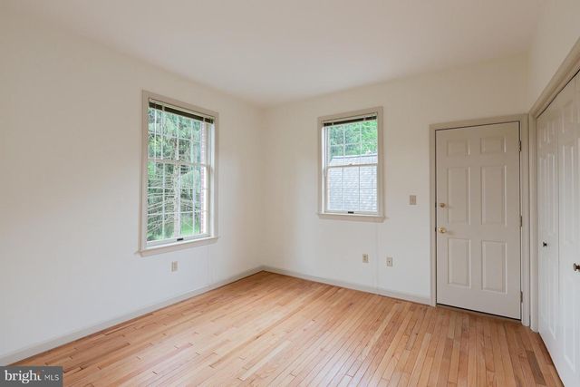 6 CREEKWOOD DR, Lancaster, PA 17602