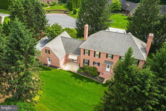 6 CREEKWOOD DR, Lancaster, PA 17602