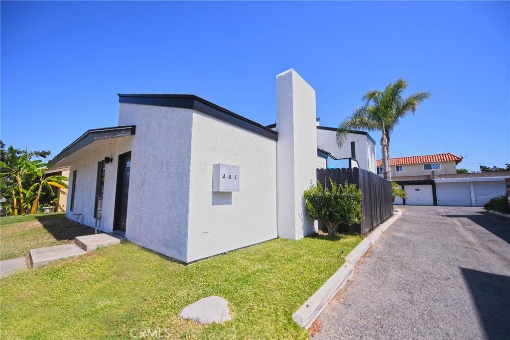 2264 Pamela Lane C, Costa Mesa, CA 92627