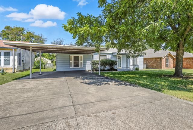 7836 Corina Drive, White Settlement, TX 76108