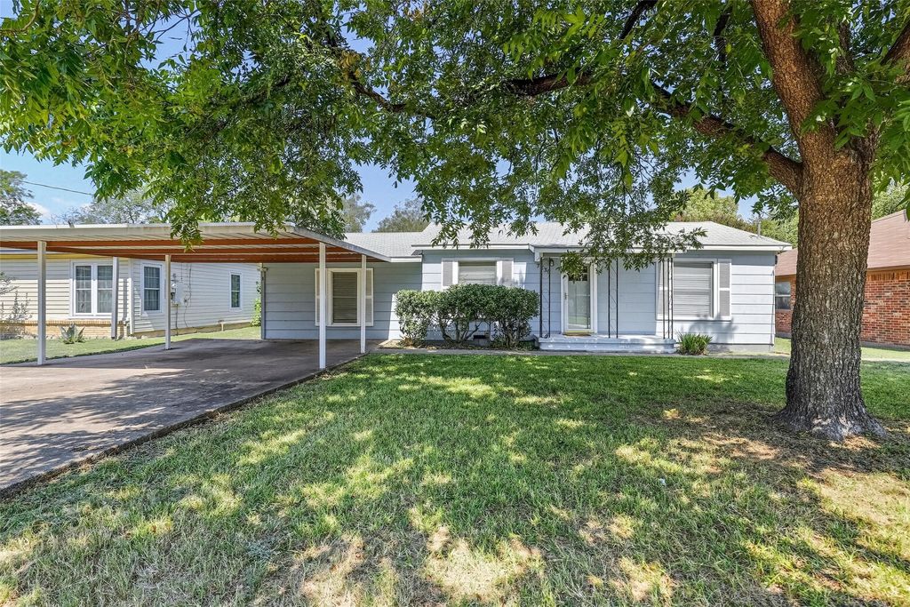 7836 Corina Drive, White Settlement, TX 76108