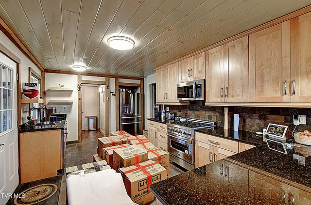 143 Fordtown Road, Fall Branch, TN 37656