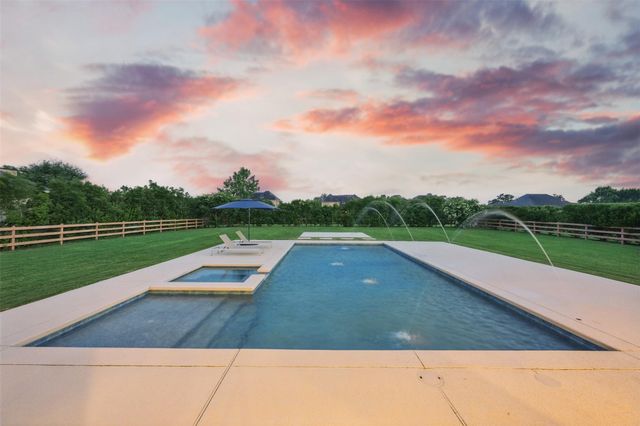 29711 Hay Field Ln, Fulshear, TX 77406