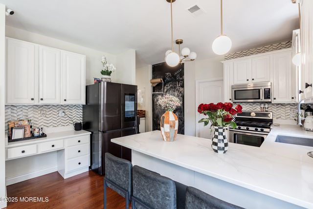 210 Rivers Glen Terrace, Toms River, NJ 08755