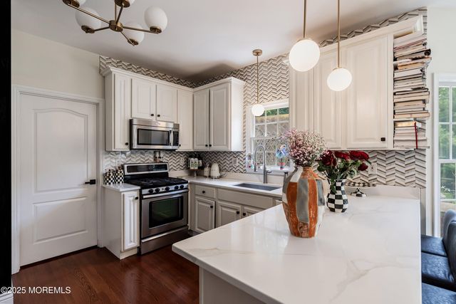 210 Rivers Glen Terrace, Toms River, NJ 08755