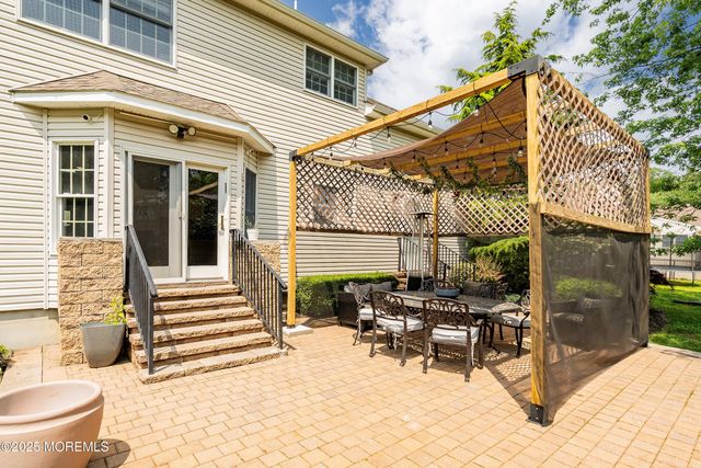 210 Rivers Glen Terrace, Toms River, NJ 08755