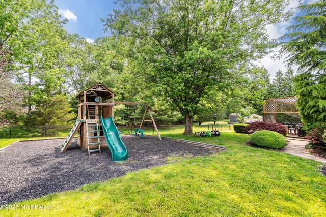 210 Rivers Glen Terrace, Toms River, NJ 08755