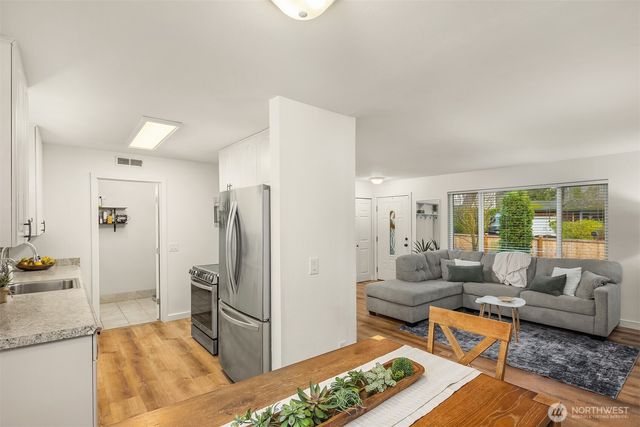 13945 147th Place SE, Renton, WA 98059