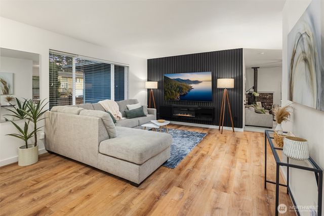 13945 147th Place SE, Renton, WA 98059