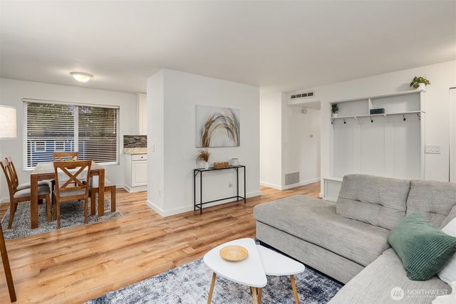 13945 147th Place SE, Renton, WA 98059