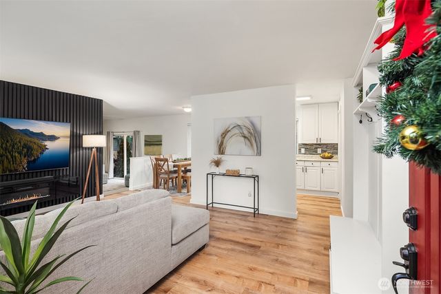 13945 147th Place SE, Renton, WA 98059