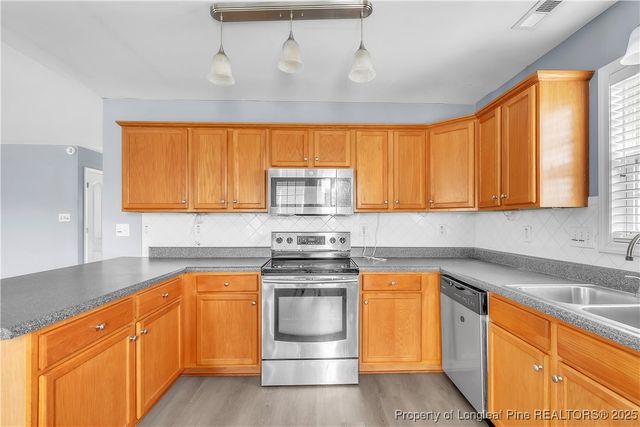 1948 Yellowbrick Road, Fayetteville, NC 28314