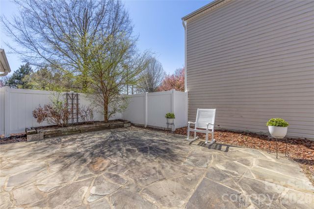 9314 Meadowmont View Drive, Charlotte, NC 28269