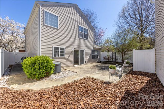 9314 Meadowmont View Drive, Charlotte, NC 28269