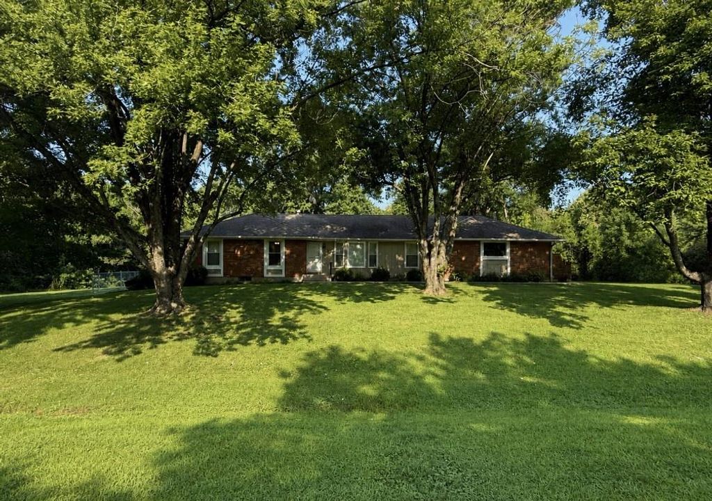 25322 Lone Pine Drive, Cleveland, MO 64734