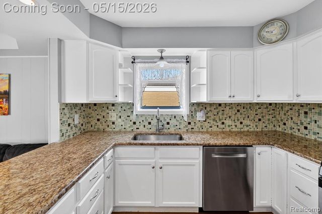 17830 Kuecken Street, Clinton Township, MI 48038