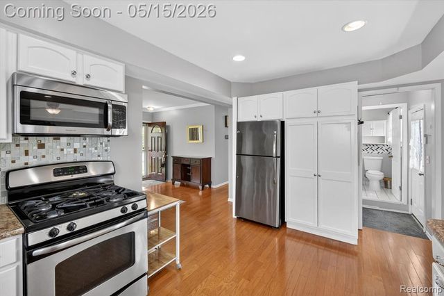 17830 Kuecken Street, Clinton Township, MI 48038
