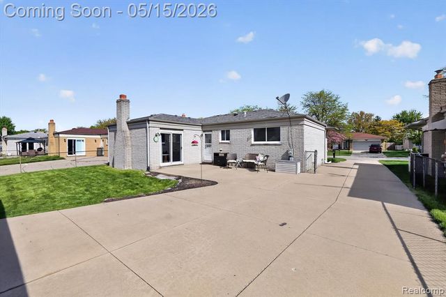 17830 Kuecken Street, Clinton Township, MI 48038