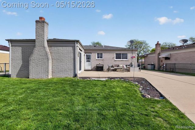 17830 Kuecken Street, Clinton Township, MI 48038