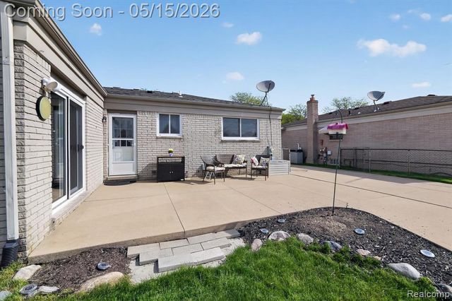 17830 Kuecken Street, Clinton Township, MI 48038