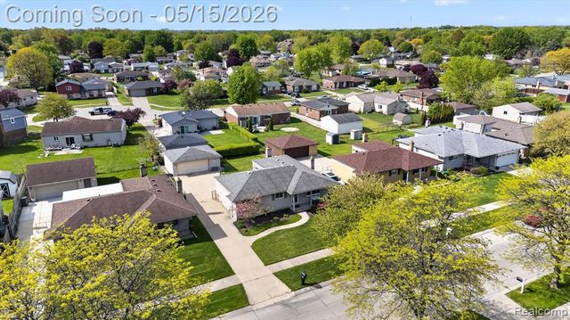 17830 Kuecken Street, Clinton Township, MI 48038