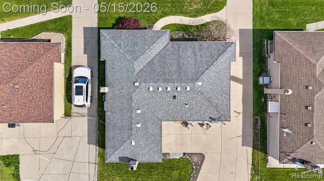 17830 Kuecken Street, Clinton Township, MI 48038