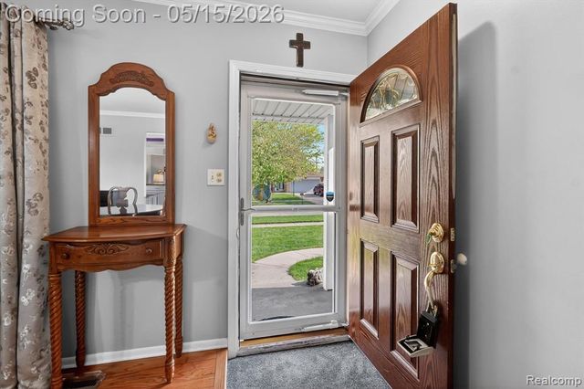 17830 Kuecken Street, Clinton Township, MI 48038