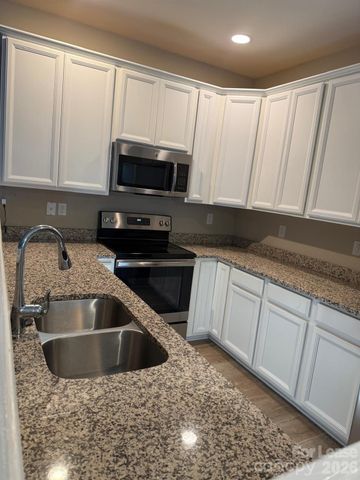 8409 Summerford Drive, Charlotte, NC 28269