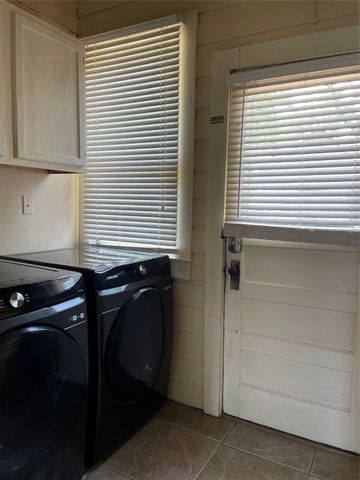 300 S Prairieville Street, Athens, TX 75751