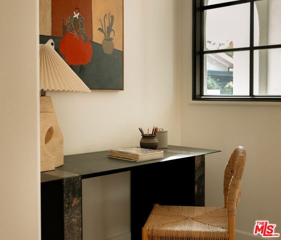 2445 Glyndon Avenue, Venice, CA 90291