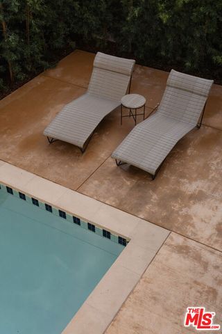 2445 Glyndon Avenue, Venice, CA 90291