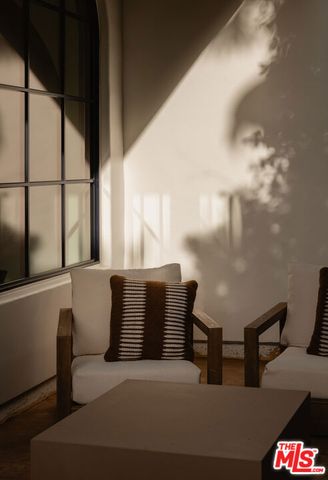 2445 Glyndon Avenue, Venice, CA 90291