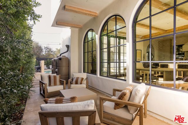 2445 Glyndon Avenue, Venice, CA 90291