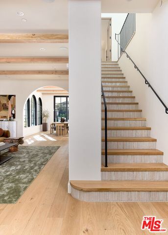 2445 Glyndon Avenue, Venice, CA 90291