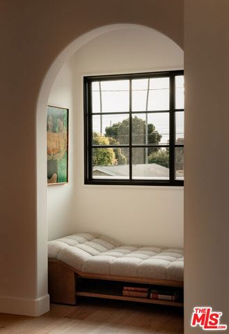 2445 Glyndon Avenue, Venice, CA 90291