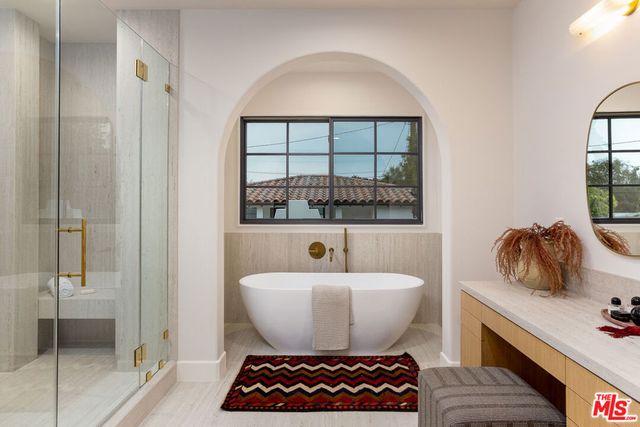 2445 Glyndon Avenue, Venice, CA 90291