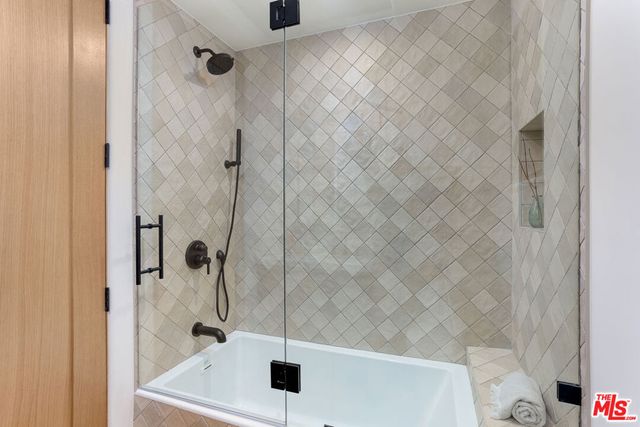 2445 Glyndon Avenue, Venice, CA 90291