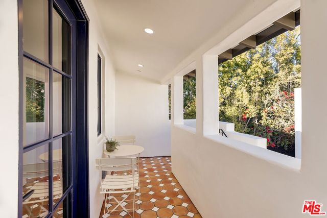 2445 Glyndon Avenue, Venice, CA 90291