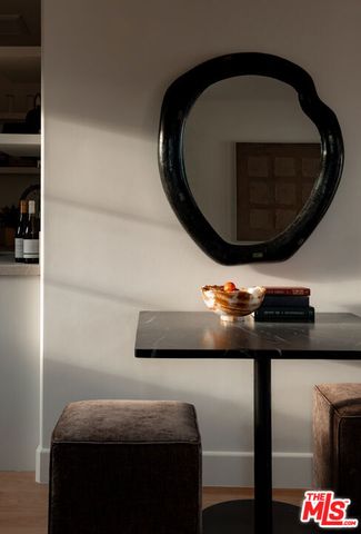 2445 Glyndon Avenue, Venice, CA 90291