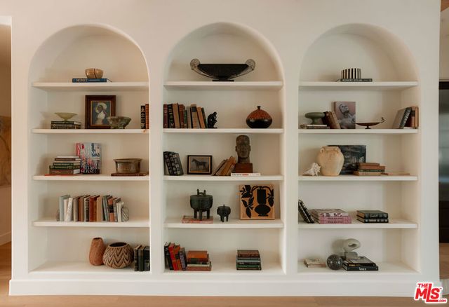 2445 Glyndon Avenue, Venice, CA 90291