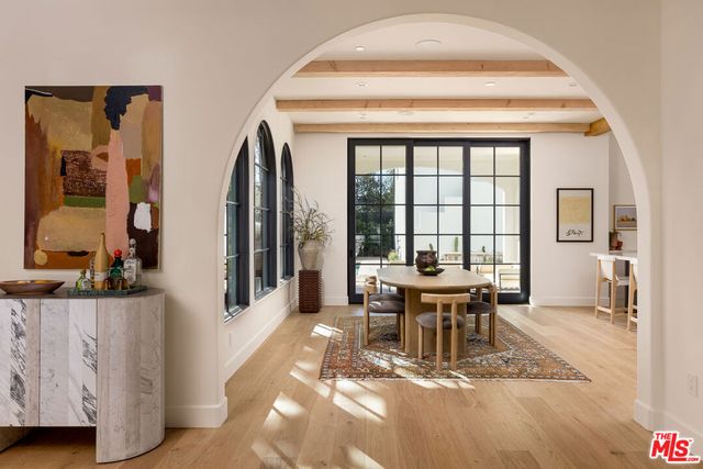 2445 Glyndon Avenue, Venice, CA 90291