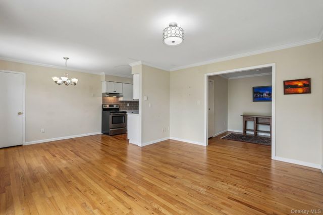 2 Germonds Village 12, Bardonia, NY 10954