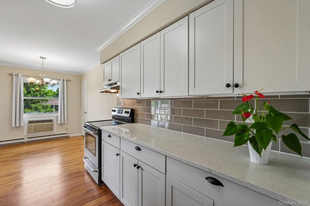 2 Germonds Village 12, Bardonia, NY 10954