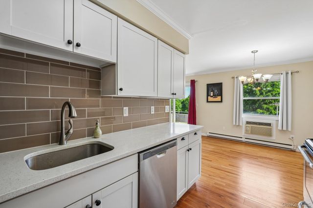 2 Germonds Village 12, Bardonia, NY 10954