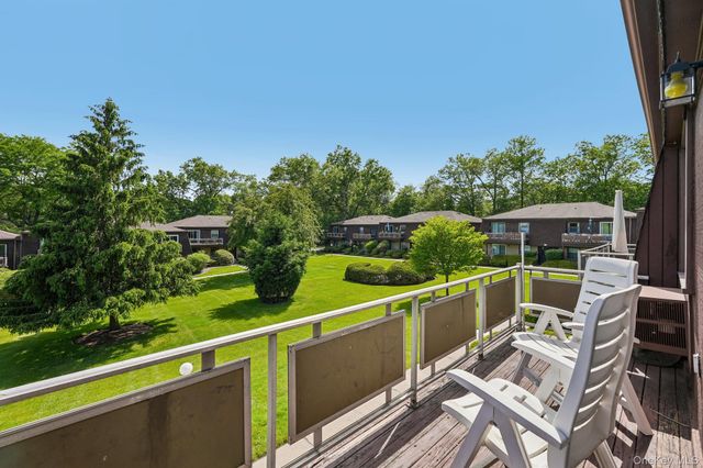 2 Germonds Village 12, Bardonia, NY 10954