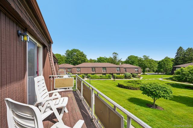 2 Germonds Village 12, Bardonia, NY 10954