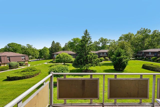 2 Germonds Village 12, Bardonia, NY 10954